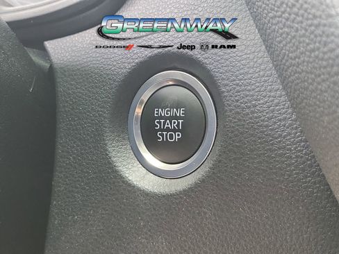 Used 2025 Toyota Corolla SE image 27