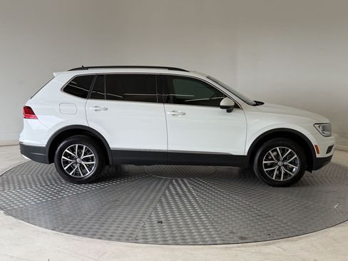 Used 2020 Volkswagen Tiguan SE w/ Panoramic Sunroof Package AWD/4WD image 8
