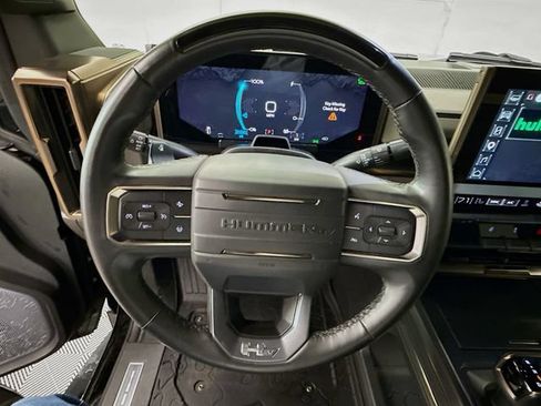 Used 2025 GMC Hummer EV 2X w/ LPO, Sport Package AWD/4WD image 12