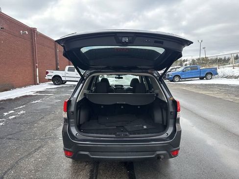 Used 2022 Subaru Forester Premium image 22