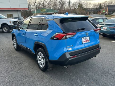 Used 2020 Toyota RAV4 LE image 7