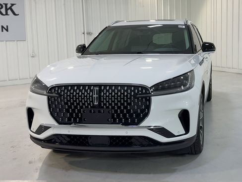 New 2025 Lincoln Aviator 2WD w/ Equipment Group 101A image 4