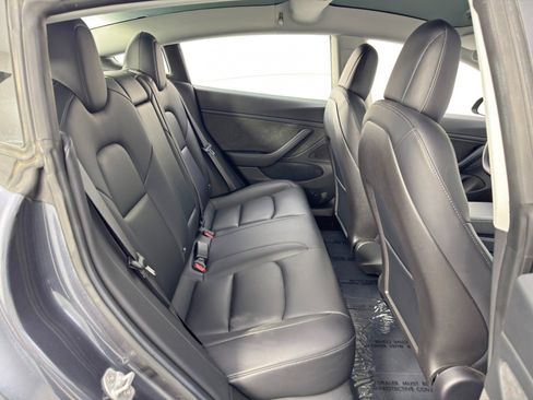 Used 2018 Tesla Model 3 Long Range image 39