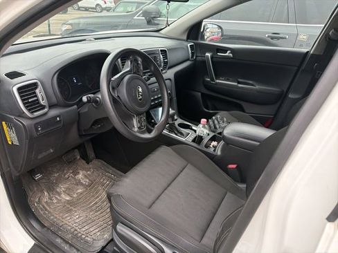 Used 2017 Kia Sportage LX image 9