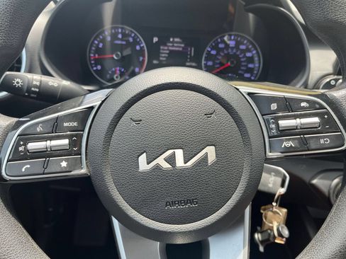 Used 2024 Kia Forte LXS FWD image 27