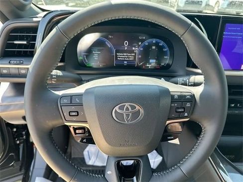 Certified 2025 Toyota Crown Nightshade image 15