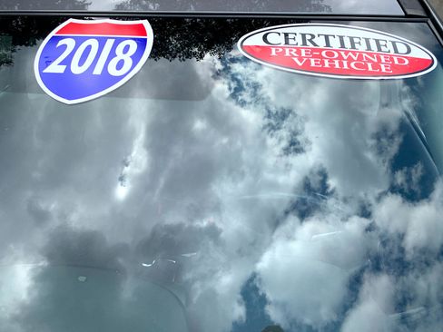 Used 2018 Nissan Rogue SV w/ Sun & Sound Touring Package image 8