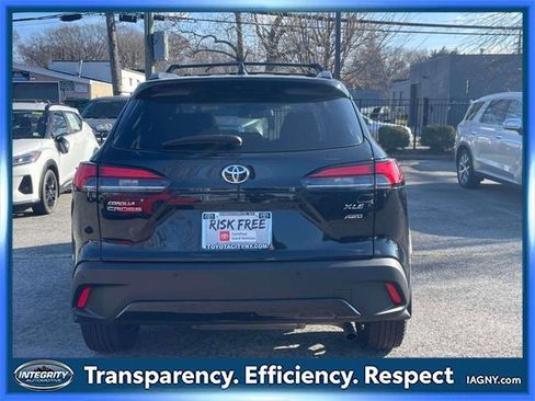 Certified 2023 Toyota Corolla Cross XLE image 7