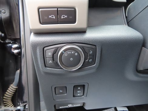 Used 2022 Ford F250 Lariat w/ Black Appearance Package image 33