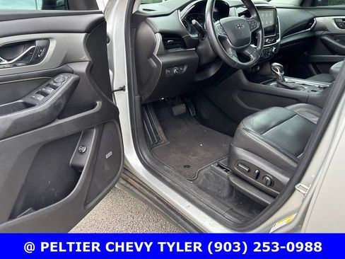 Used 2021 Chevrolet Traverse RS FWD image 8