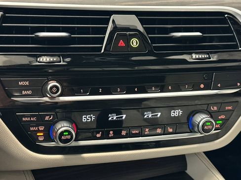 Certified 2023 BMW 530e w/ M Sport Package image 24