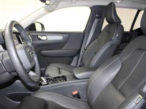 Used 2024 Volvo XC40 B5 Plus w/ Protection Package Premier AWD/4WD image 12