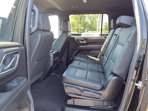 Used 2024 Chevrolet Suburban LT AWD/4WD image 12