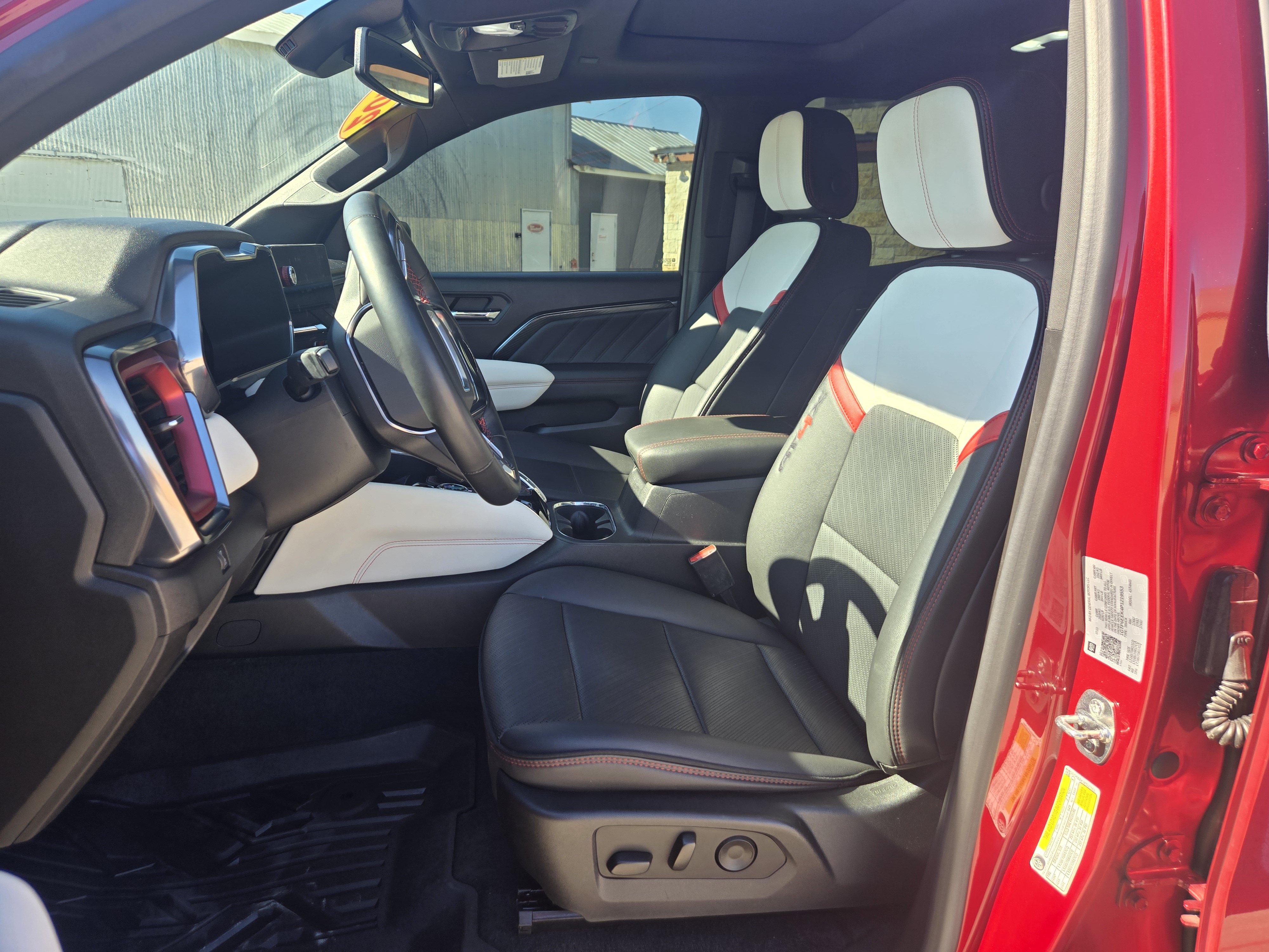 Used 2023 GMC Canyon AT4X AWD/4WD image 5