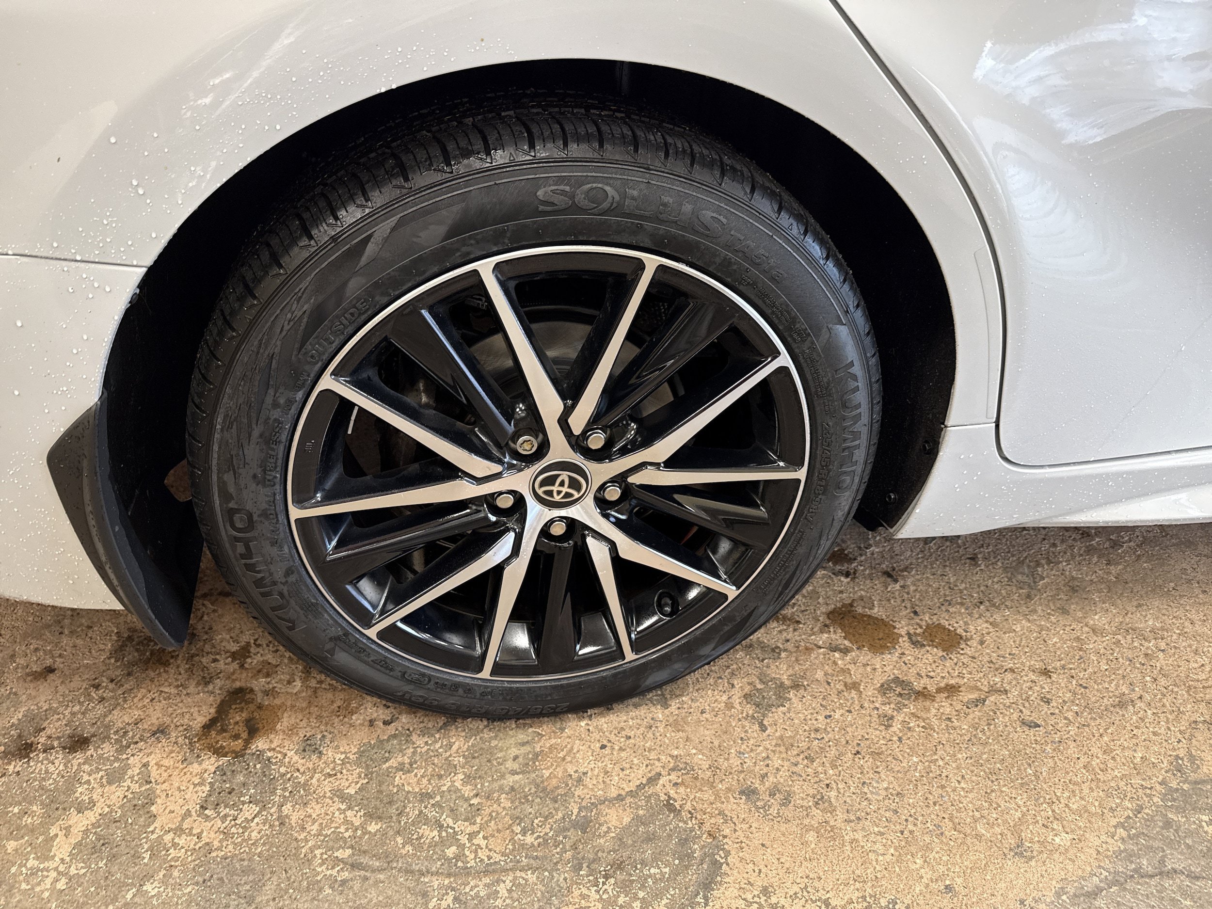 Used 2024 Toyota Camry SE FWD image 11