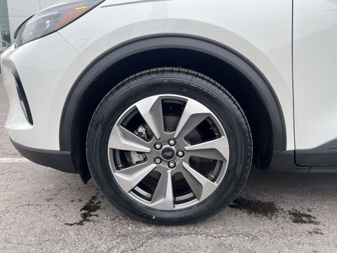 Used 2023 Ford Escape Platinum image 37