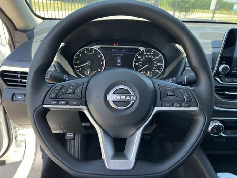 New 2026 Nissan Altima 2.5 SV FWD image 8