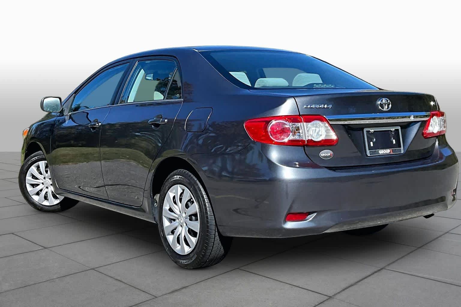 Used 2012 Toyota Corolla LE FWD image 12