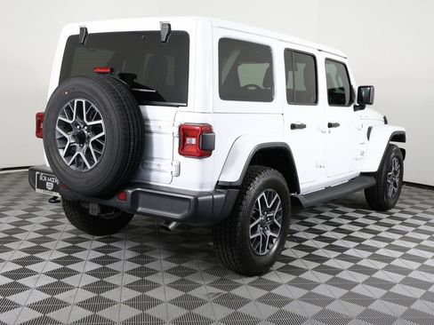 Used 2024 Jeep Wrangler Sahara image 5