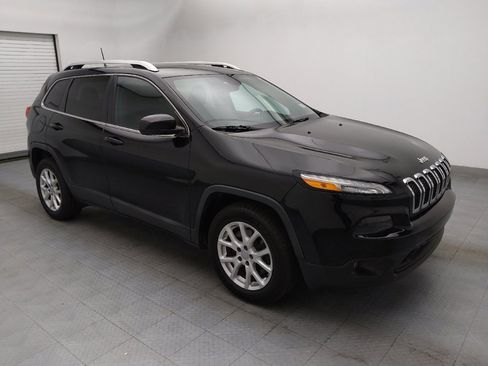 Used 2018 Jeep Cherokee Latitude image 11