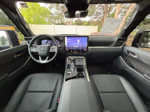 Used 2024 Lexus GX 550 w/ Accessory Package (Z1) AWD/4WD image 49