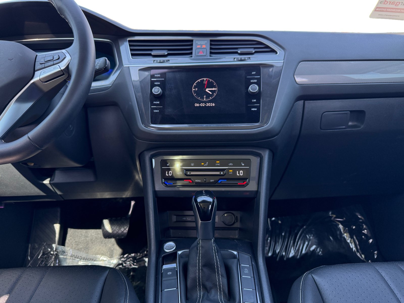 Used 2023 Volkswagen Tiguan SE FWD image 11