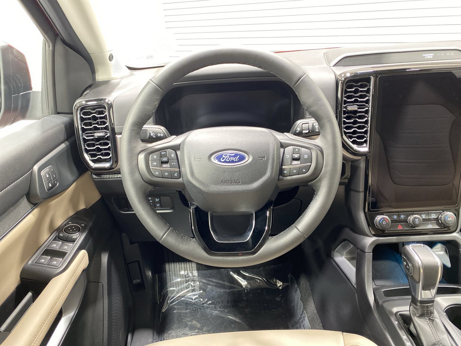 Used 2025 Ford Ranger Lariat w/ FX4 Off-Road Package AWD/4WD image 14