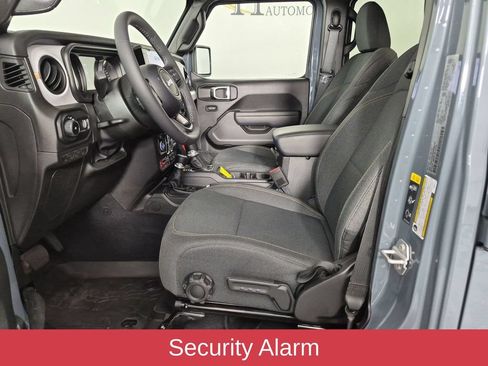 Used 2025 Jeep Wrangler Unlimited Sport AWD/4WD image 15