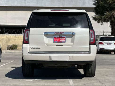 Used 2015 GMC Yukon Denali w/ Premium Package image 8