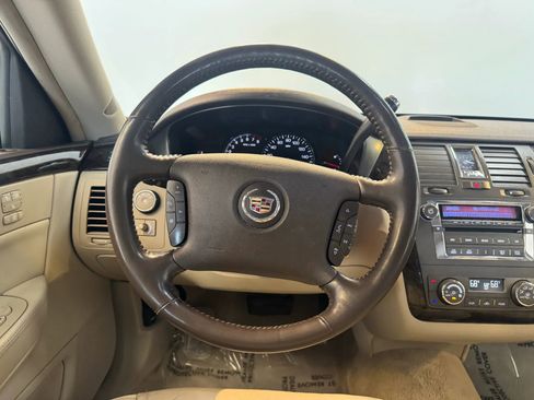 Used 2011 Cadillac DTS Luxury FWD image 12