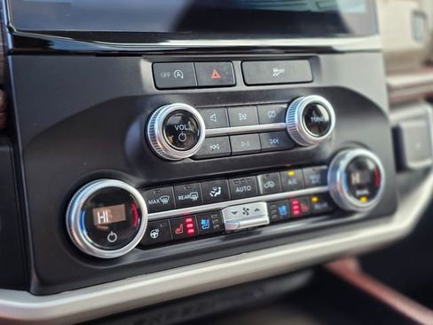 Used 2023 Ford Expedition Max Limited image 36