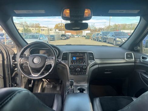 Used 2018 Jeep Grand Cherokee Altitude image 20
