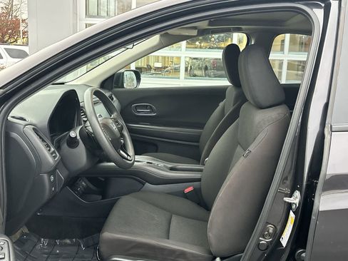 Used 2018 Honda HR-V EX image 12