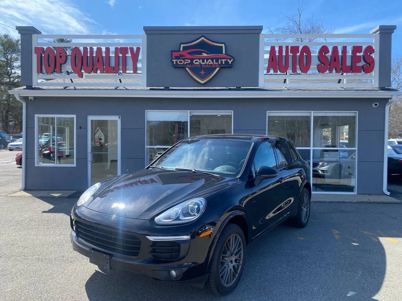 Used 2017 Porsche Cayenne Platinum Edition AWD/4WD image 1