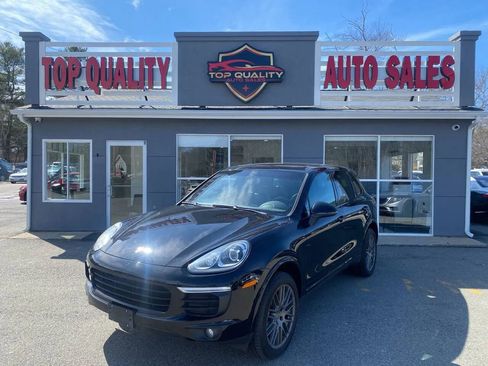Used 2017 Porsche Cayenne Platinum Edition image 1