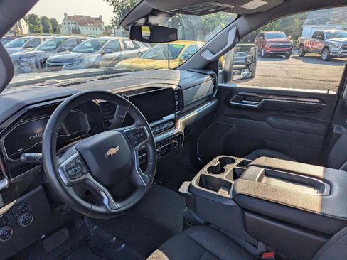Certified 2025 Chevrolet Silverado 2500 LT w/ Convenience Package AWD/4WD image 13