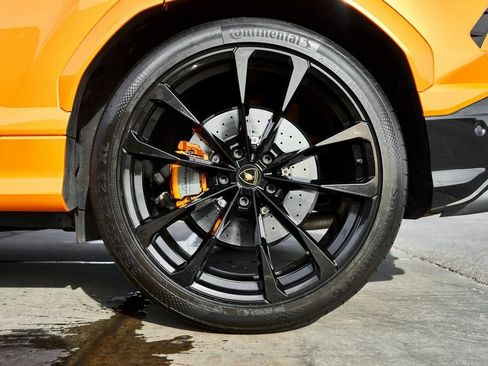 Used 2022 Lamborghini Urus image 18