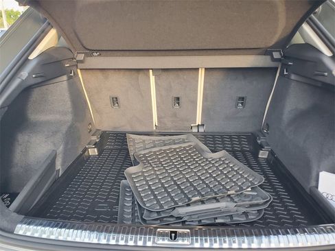 Used 2022 Audi Q3 2.0T Premium Plus w/ Premium Plus Package image 8