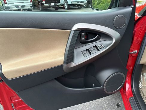 Used 2012 Toyota RAV4 4WD w/ Value Pkg image 32