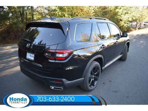 New 2025 Honda Pilot Black Edition image 10