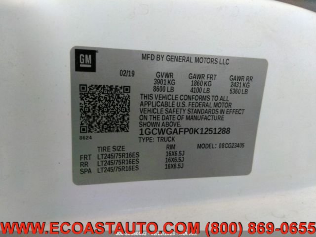 Used 2019 Chevrolet Express 2500 w/ Driver Convenience Package RWD image 10