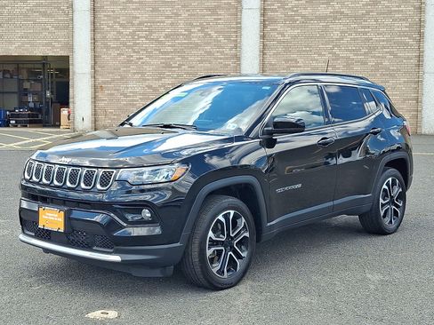 Used 2023 Jeep Compass Limited AWD/4WD image 3