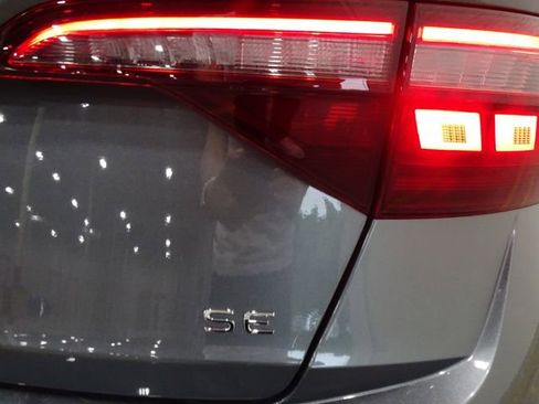 Used 2024 Volkswagen Jetta SE image 39