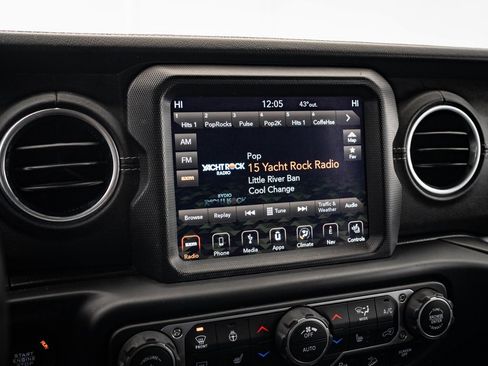 Used 2019 Jeep Wrangler Unlimited Sahara w/ Quick Order Package 24M Moab image 34