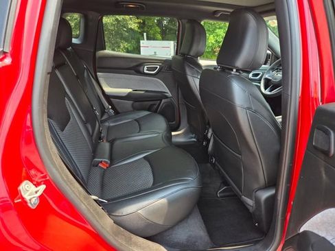 Used 2024 Jeep Compass Latitude w/ Sun and Sound Group AWD/4WD image 22