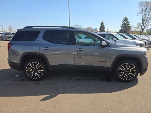 Used 2021 GMC Acadia SLT w/ Elevation Edition image 2