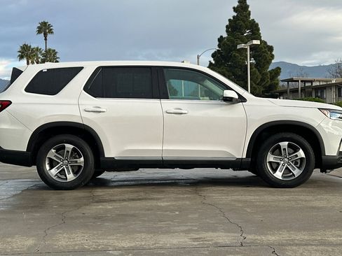 Used 2023 Honda Pilot EX-L image 3