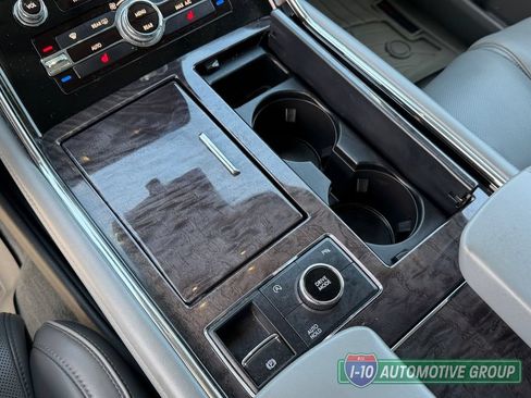 Used 2019 Lincoln Navigator Select RWD image 25