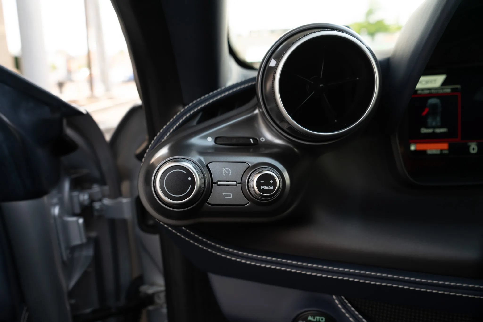 Used 2022 Ferrari F8 Tributo RWD image 25