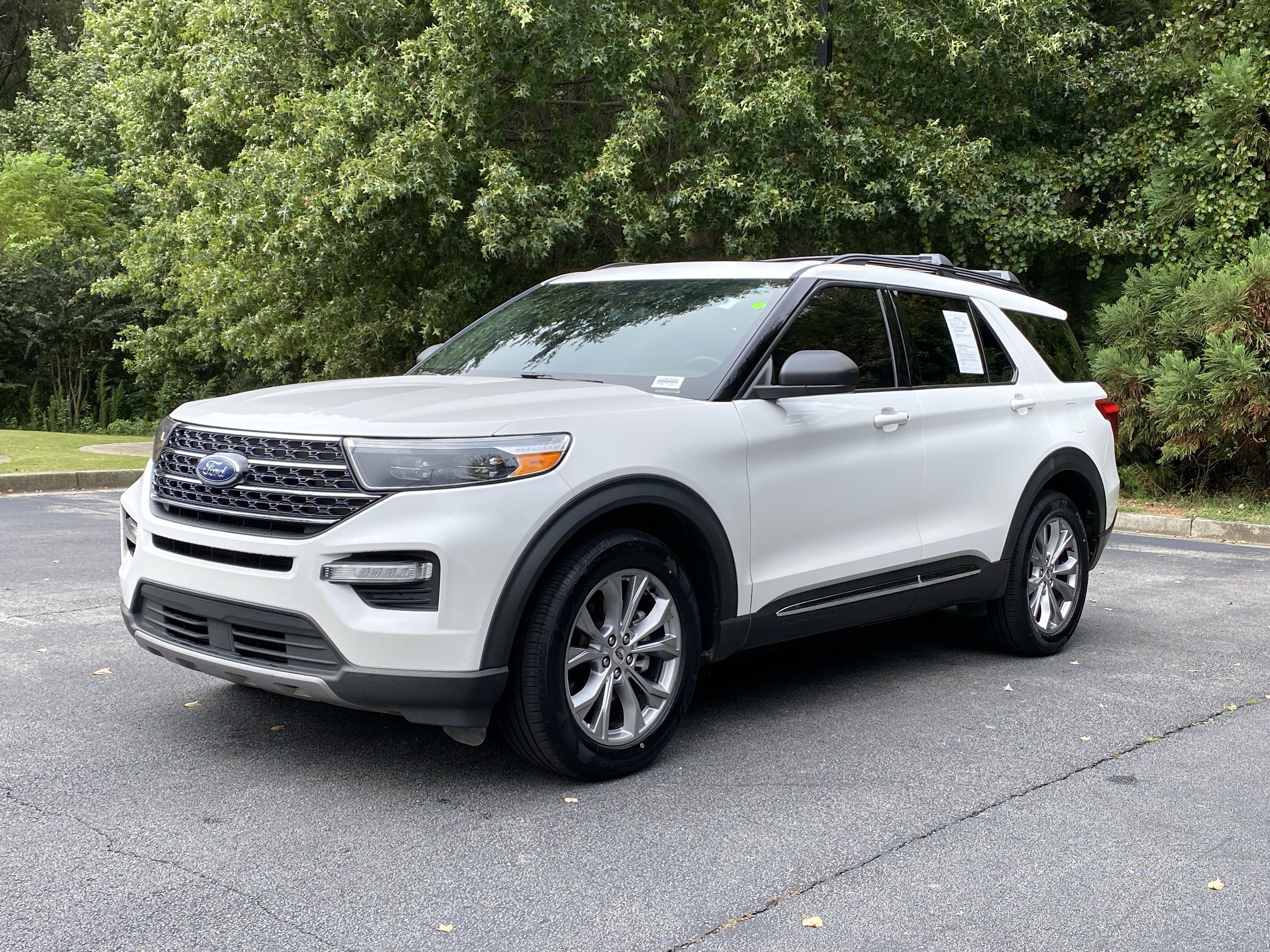 Used 2020 Ford Explorer XLT w/ Equipment Group 202A AWD/4WD image 5
